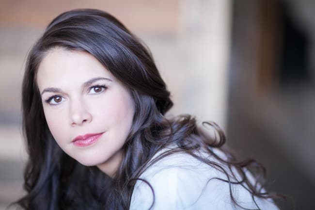 Sutton Foster Cover Image